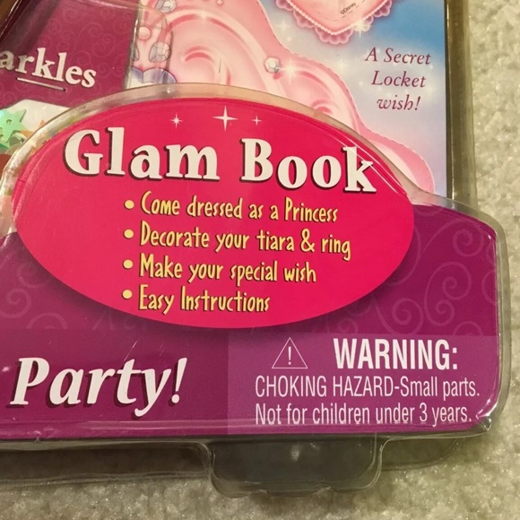 Disney Princess Enchanted Party Set 8 Invitations Lockets Poster Glitter Books - Picture 9 of 11